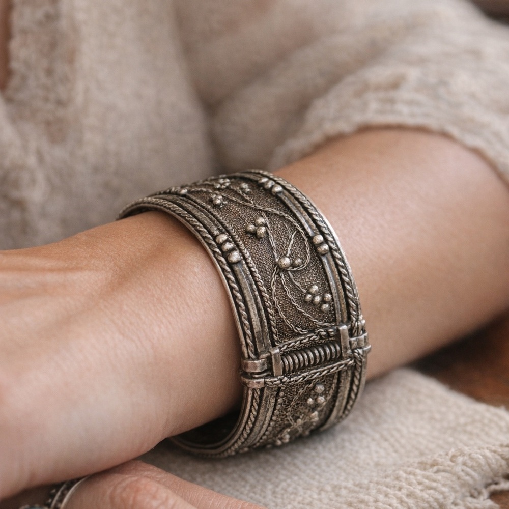 Vintage Artisan Boho Hinged Cuff Bracelet Silver Tone Wide Statement Ethnic
